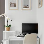 Tolles Design & Luxurioes, Super Komfortabel, 14 Min Koeln Zentrum