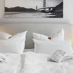 Tolles Design & Luxurioes, Super Komfortabel, 14 Min Koeln Zentrum Хюрт