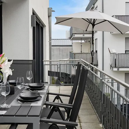 Tolles Design & Luxurioes, Super Komfortabel, 14 Min Koeln Zentrum Apartment Huerth