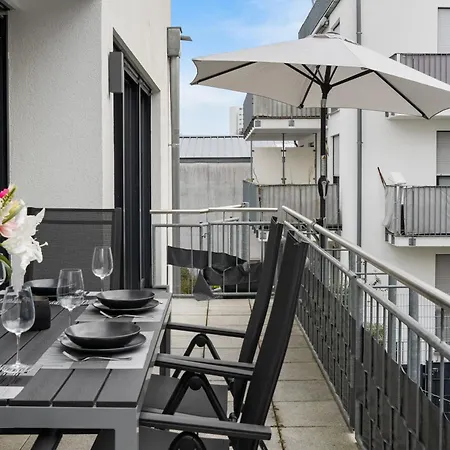 Tolles Design & Luxurioes, Super Komfortabel, 14 Min Koeln Zentrum Apartmán Hürth