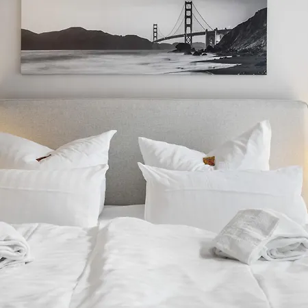 Tolles Design & Luxurioes, Super Komfortabel, 14 Min Koeln Zentrum Hürth