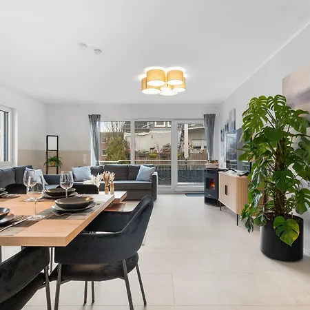 Tolles Design & Luxurioes, Super Komfortabel, 14 Min Koeln Zentrum