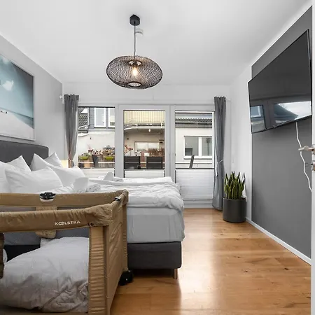 Tolles Design & Luxurioes, Super Komfortabel, 14 Min Koeln Zentrum Apartmán Hürth